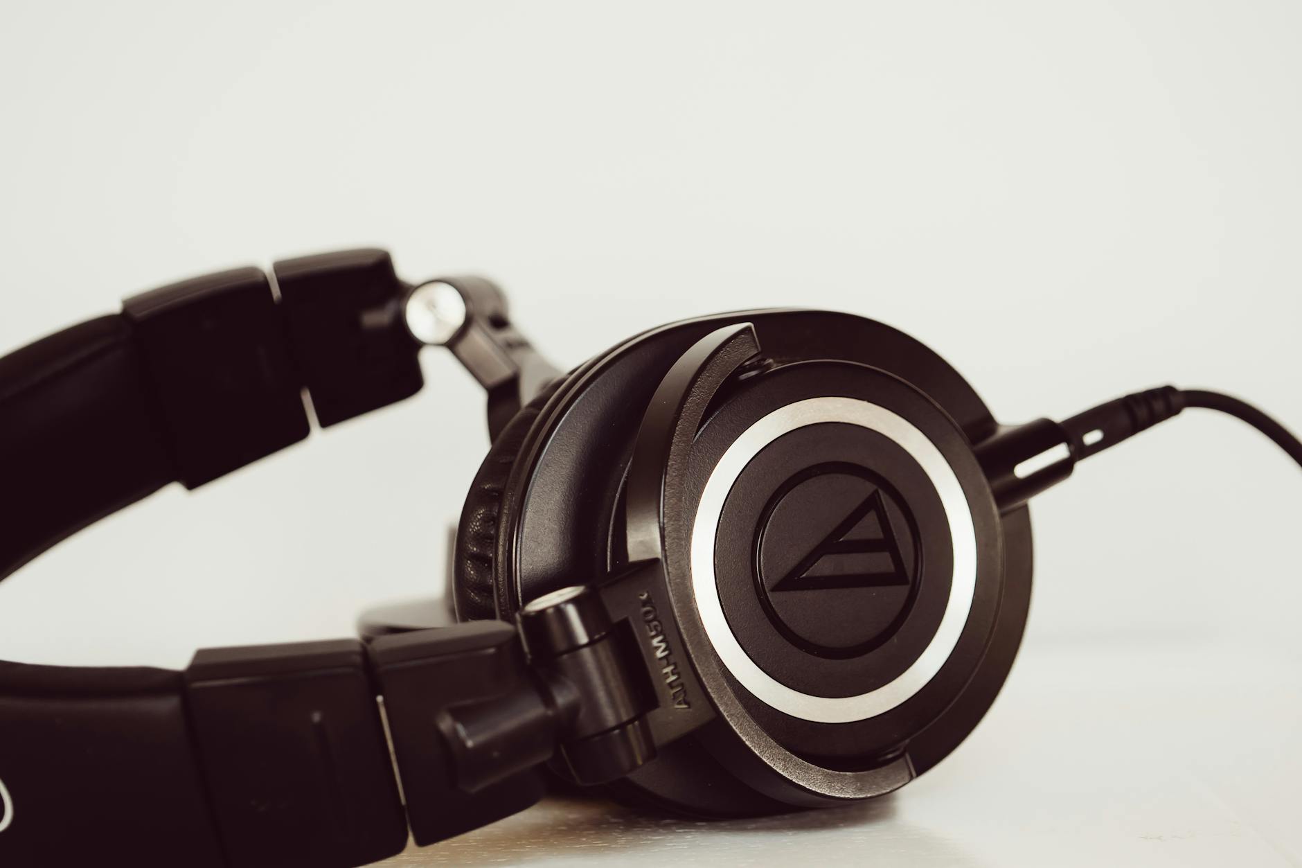Beats Headphones Durability Lawsuit Settlement Update Who Qualifies - Featured image