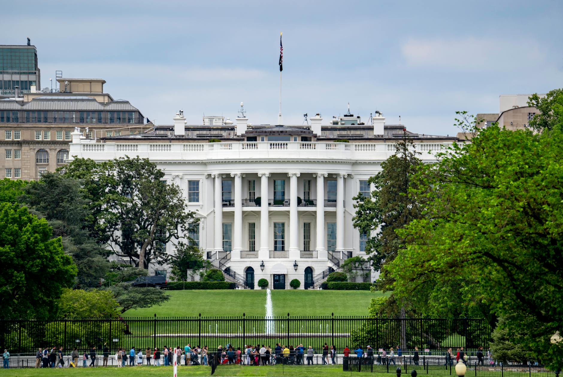 Can A President Be Sued For Financial Harm From War Decisions - Featured image