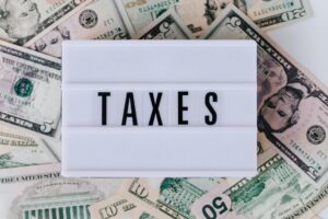 Can You Reduce Taxes on a Large Class Action Settlement Payment - Featured image
