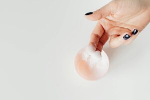 Class Action Targets Neutrogena for Selling PFAS-Containing Sunscreens as Safe and Natural - Featured image