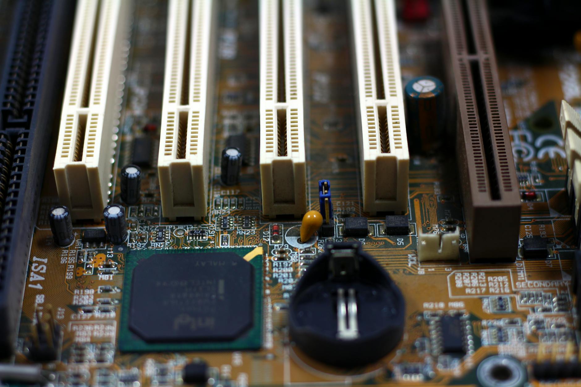 How Can Consumers Identify If Their ASUS Motherboard Is Affected?