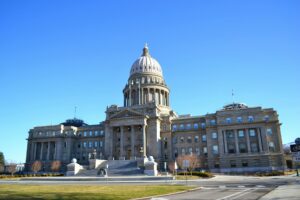 Jury Continues Deliberations in Landmark Social Media Addiction Case - Featured image