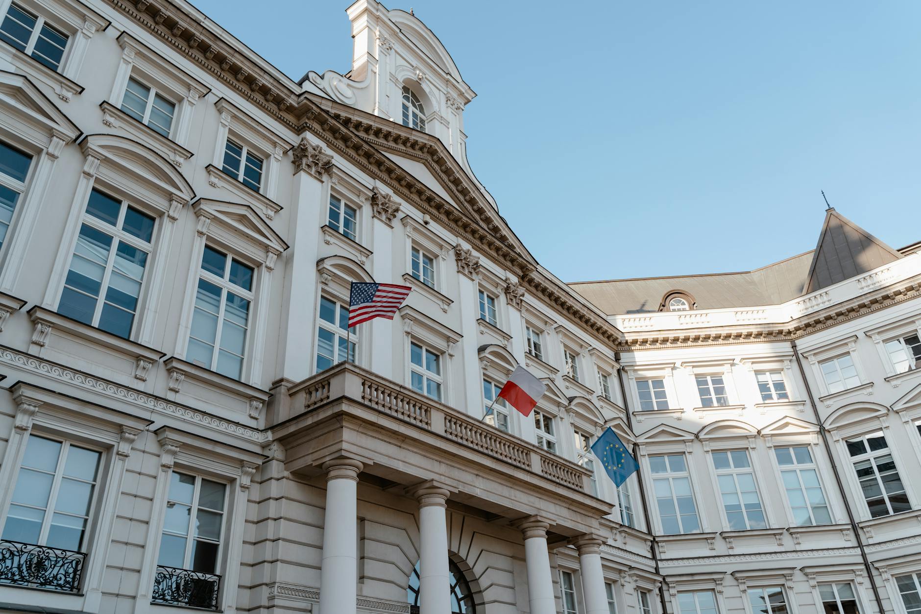 Lawsuit Claims Palantir Government Data Platform Was Used to Target Immigrants Without Warrants - Featured image
