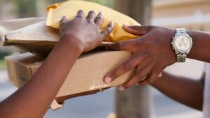 Mail Vs Online Claims: Best Way To Submit The Wells Fargo Settlement Form - Featured image