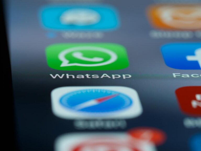 Meta Accused of Spying on WhatsApp Messages in New Class Action - Featured image