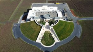 Paso Robles Justin Vineyards Resolves Sexual Harassment Lawsuit - Featured image