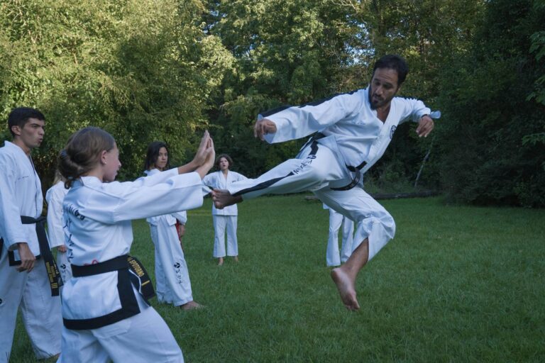 Securities Class Action Settlements Hit Decade High — Median Payout Reaches $17M - Featured image