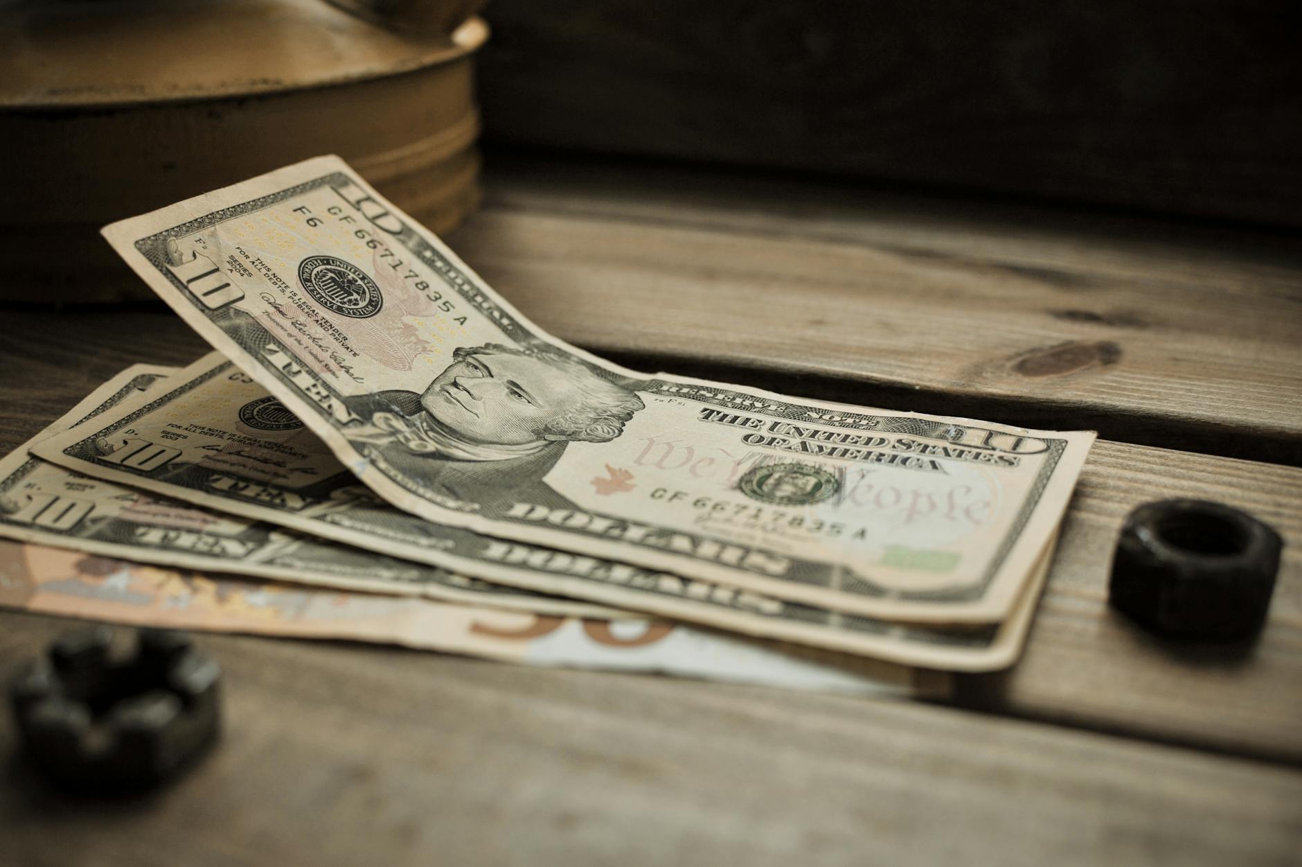 Should You Submit Your Dollar General Settlement Claim Online Or By Mail?