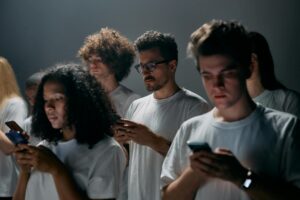 Social Media Addiction Trial Remains Unresolved as Jury Deliberates - Featured image