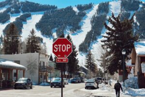 Vail and Alterra Named in Antitrust Lawsuit Over Pass Pricing - Featured image