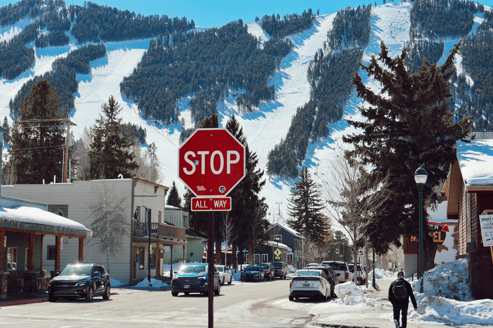 Vail and Alterra Named in Antitrust Lawsuit Over Pass Pricing - Featured image