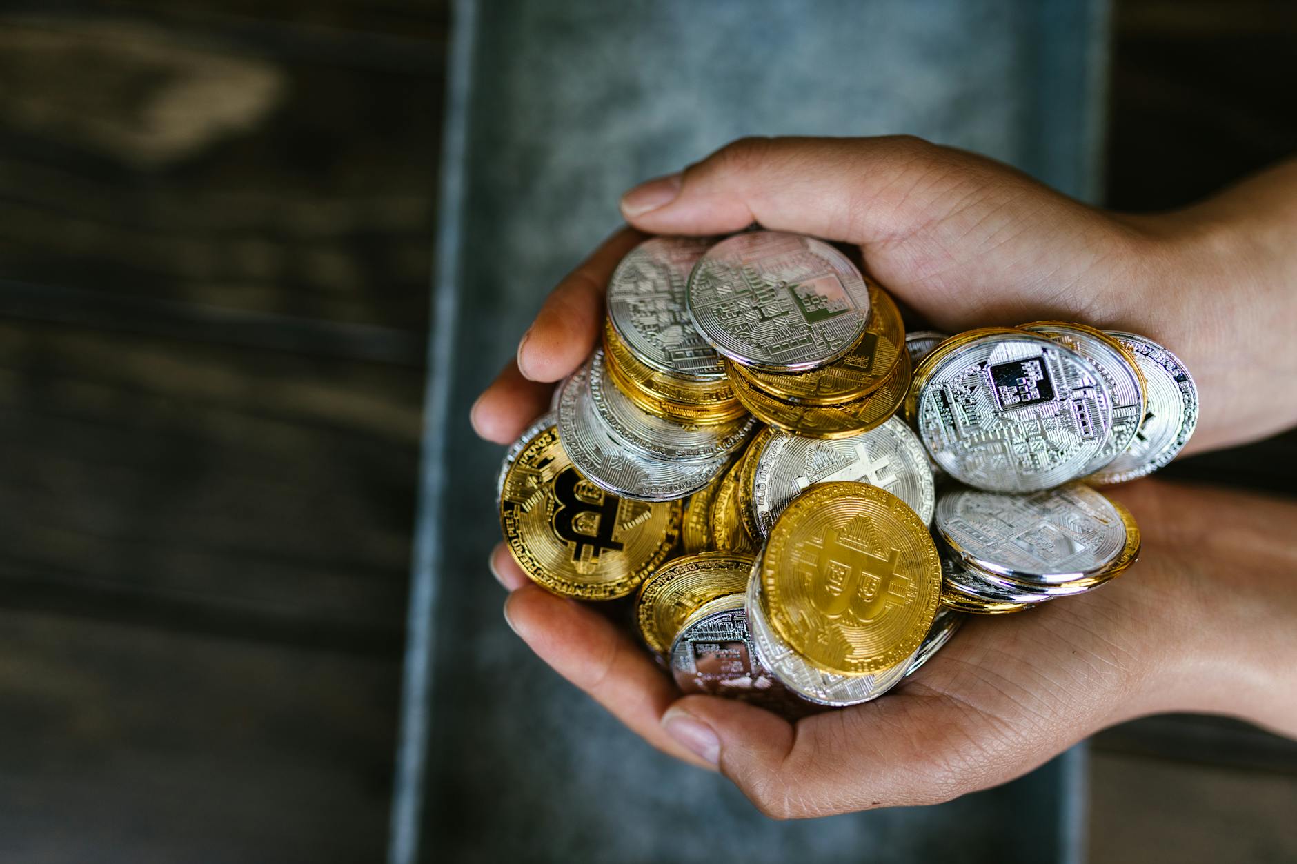 Why Did Major Cryptocurrency Exchanges Restrict Trading Following the Flow Incident?