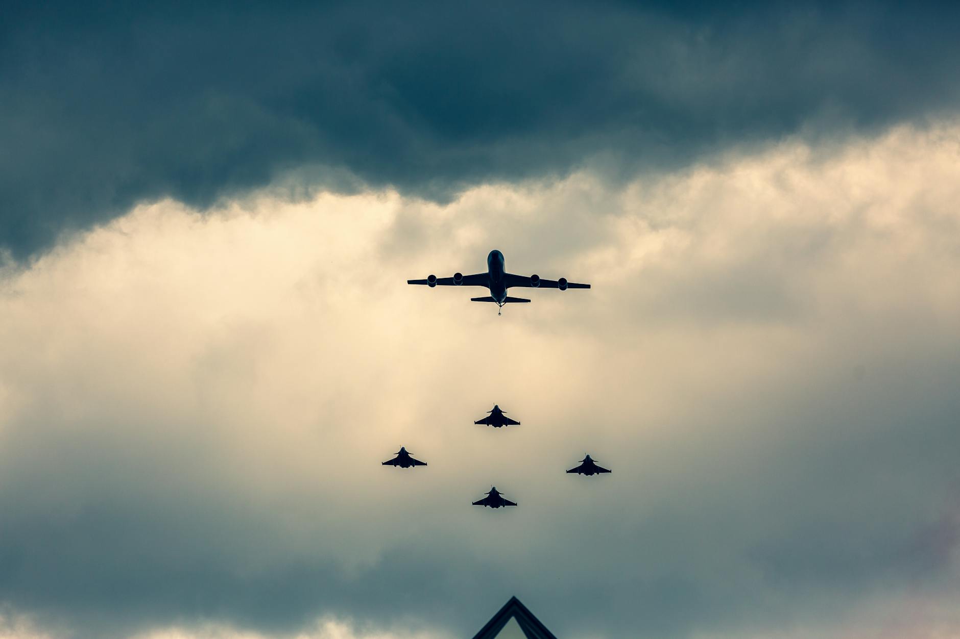 Department of Defense Partnership and Growing User Data Privacy Concerns