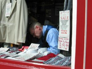 Express Clothing False Discount Class Action - Featured image