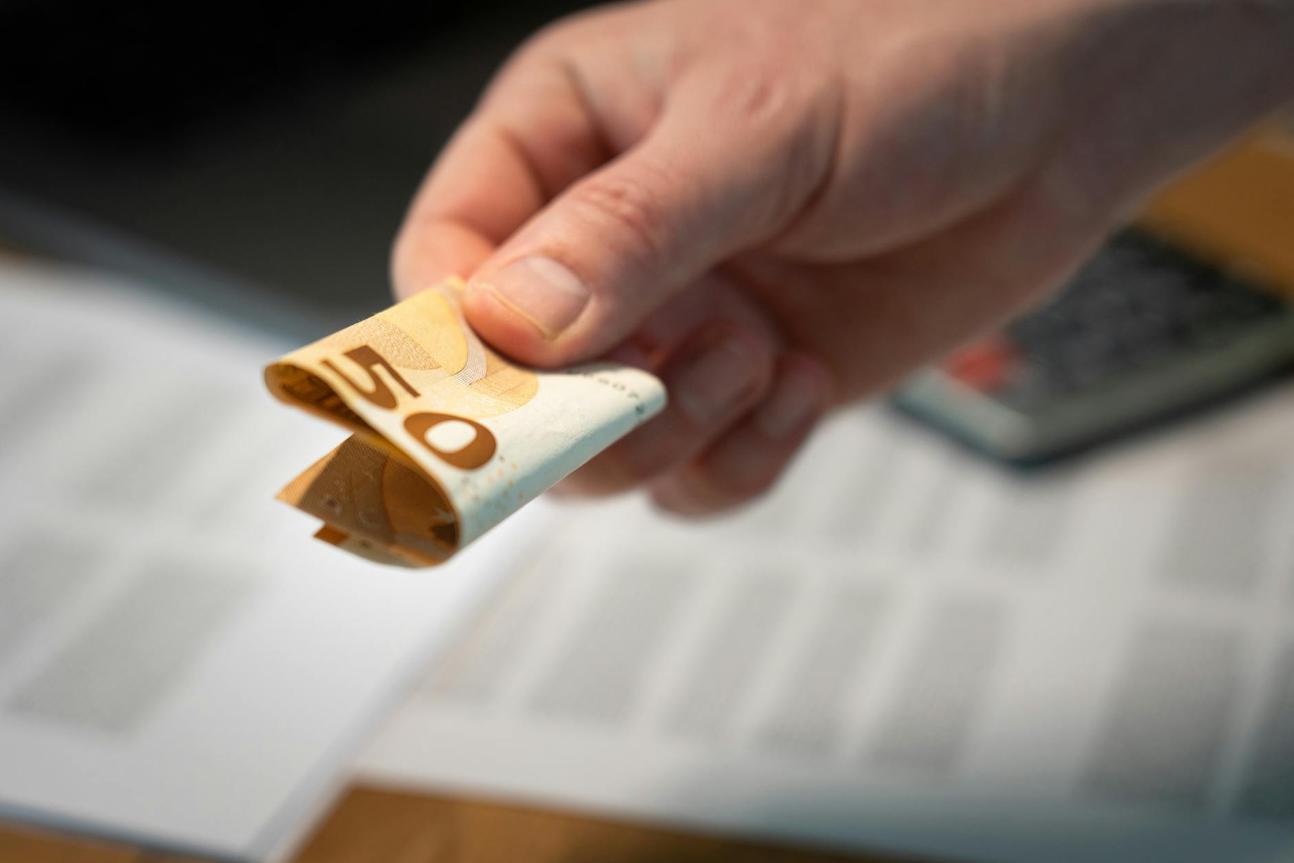 Who Can Claim Compensation and How Claims Work