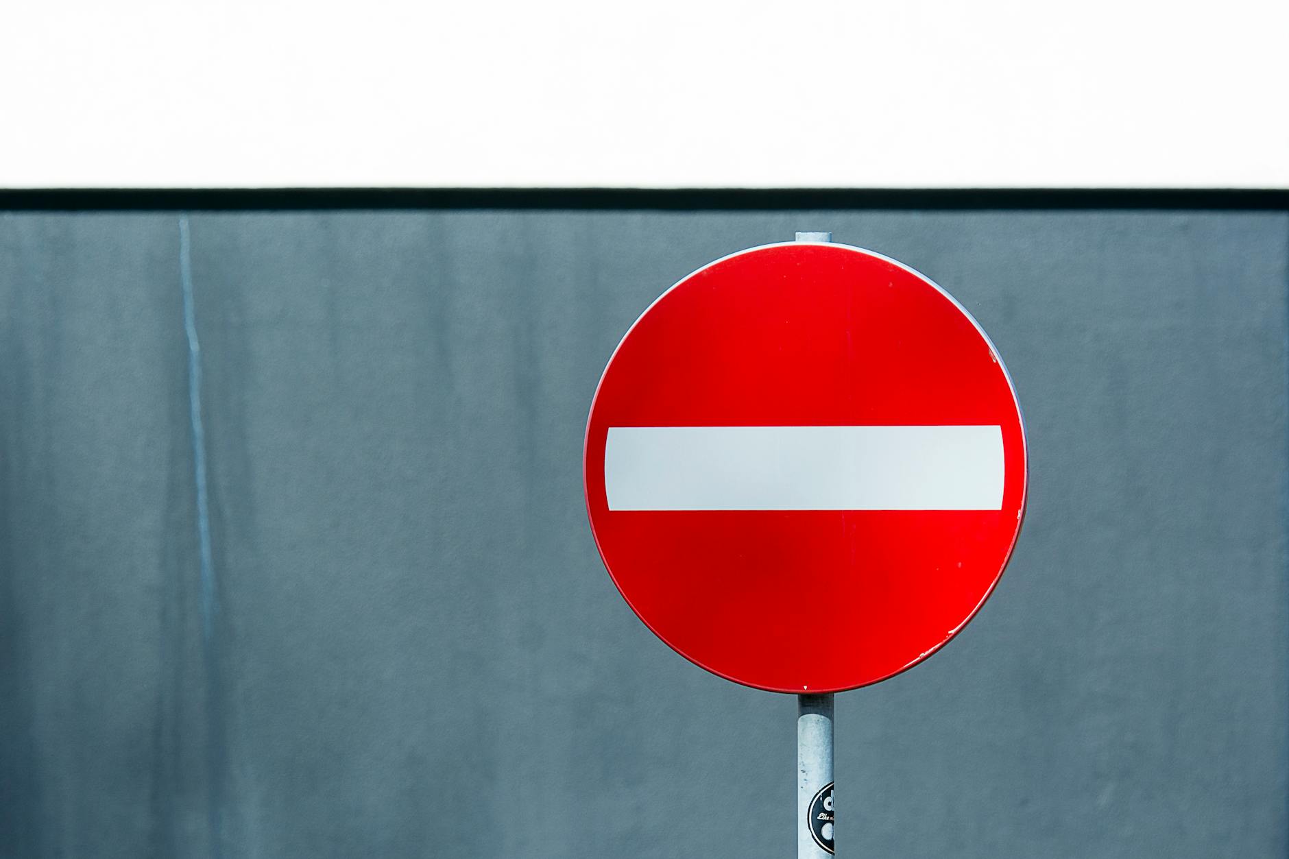 What Regulatory Issues Has USANA Faced Over Product Claims?