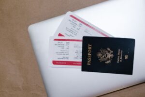 Document your flight delay with these essential records for insurance reimbursement - Featured image