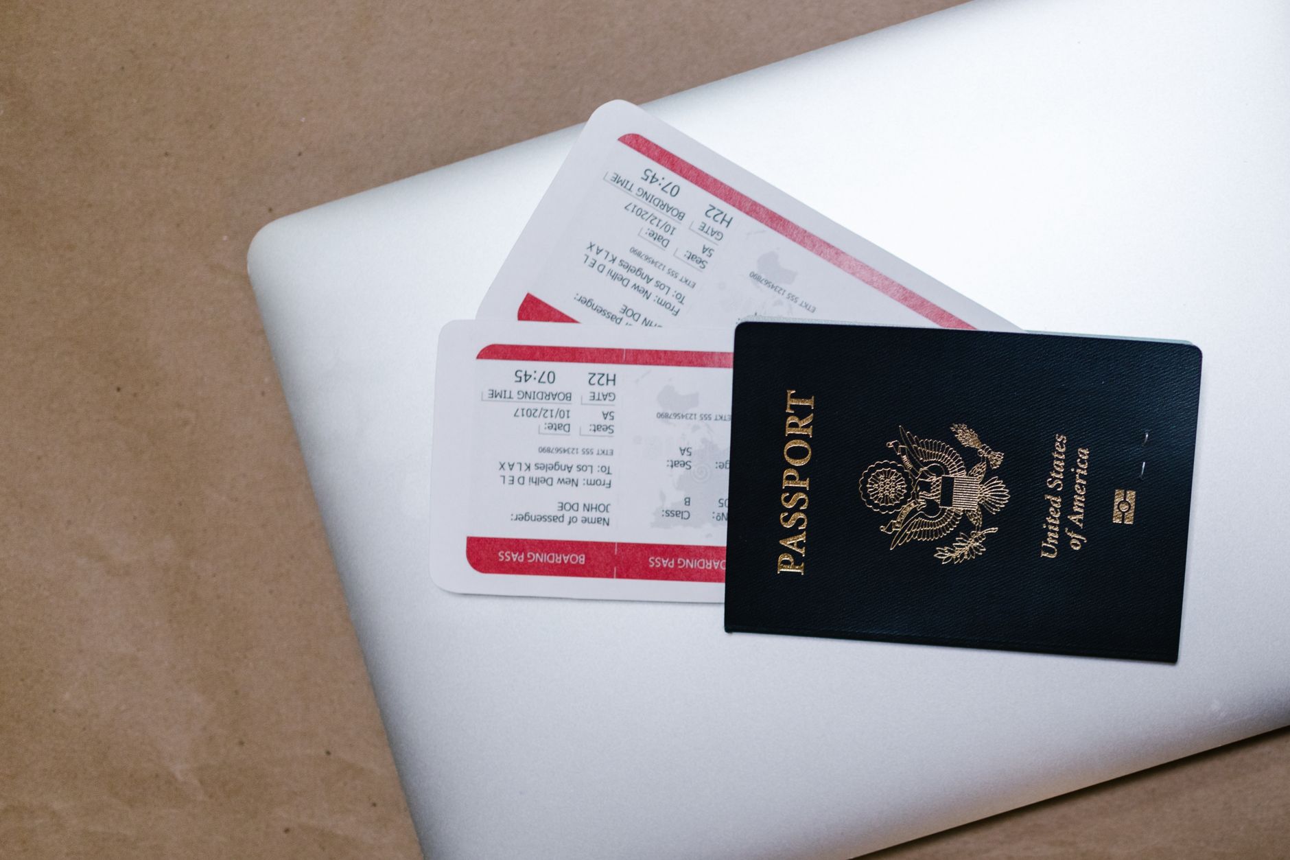 Document your flight delay with these essential records for insurance reimbursement - Featured image