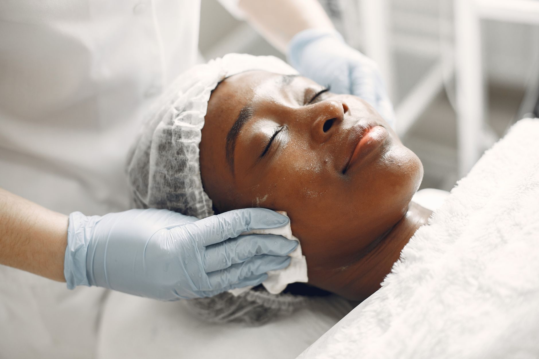 Hydrafacial Syndeo device defects lead to $925,000 class action settlement payment - Featured image