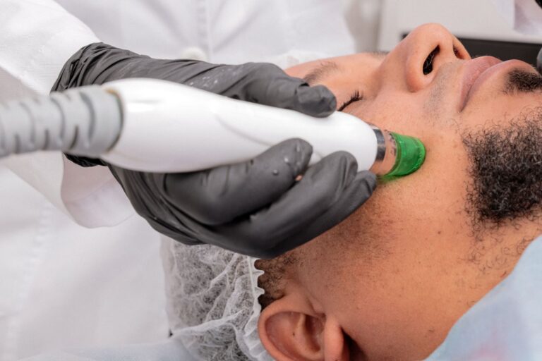 Hydrafacial Syndeo device defects lead to $925,000 class action settlement payment - Featured image
