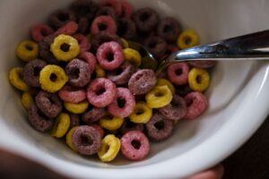 Bowl of cereal, illustrating the Magic Spoon protein cereal allulose lawsuit